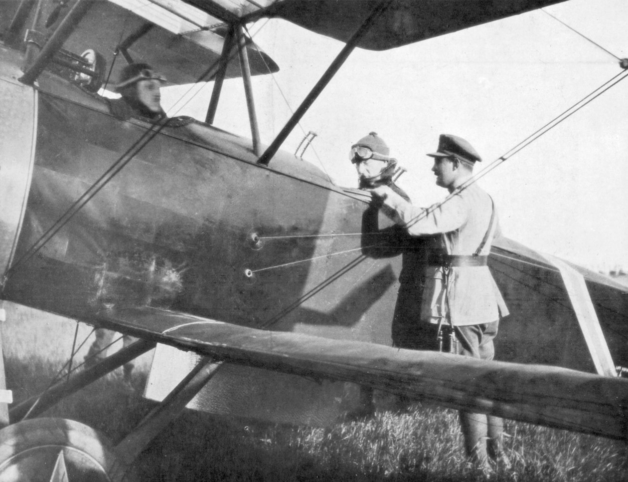 Albert I af Belgien, afgang med fly for at besøge Yser-linjerne, c1917 af Unbekannt