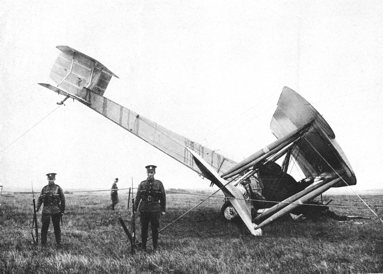 Alcock og Browns fly efter at have gennemført den første non-stop transatlantiske flyvning, 1919 af Unbekannt