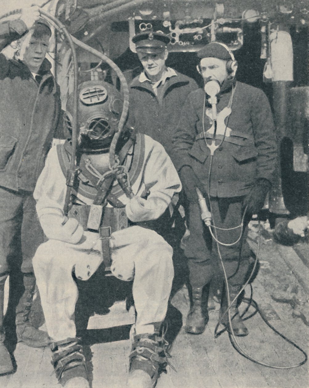 American Naval Diver bærer tre-finger vandtætte gummihandsker, 1937 af Unbekannt