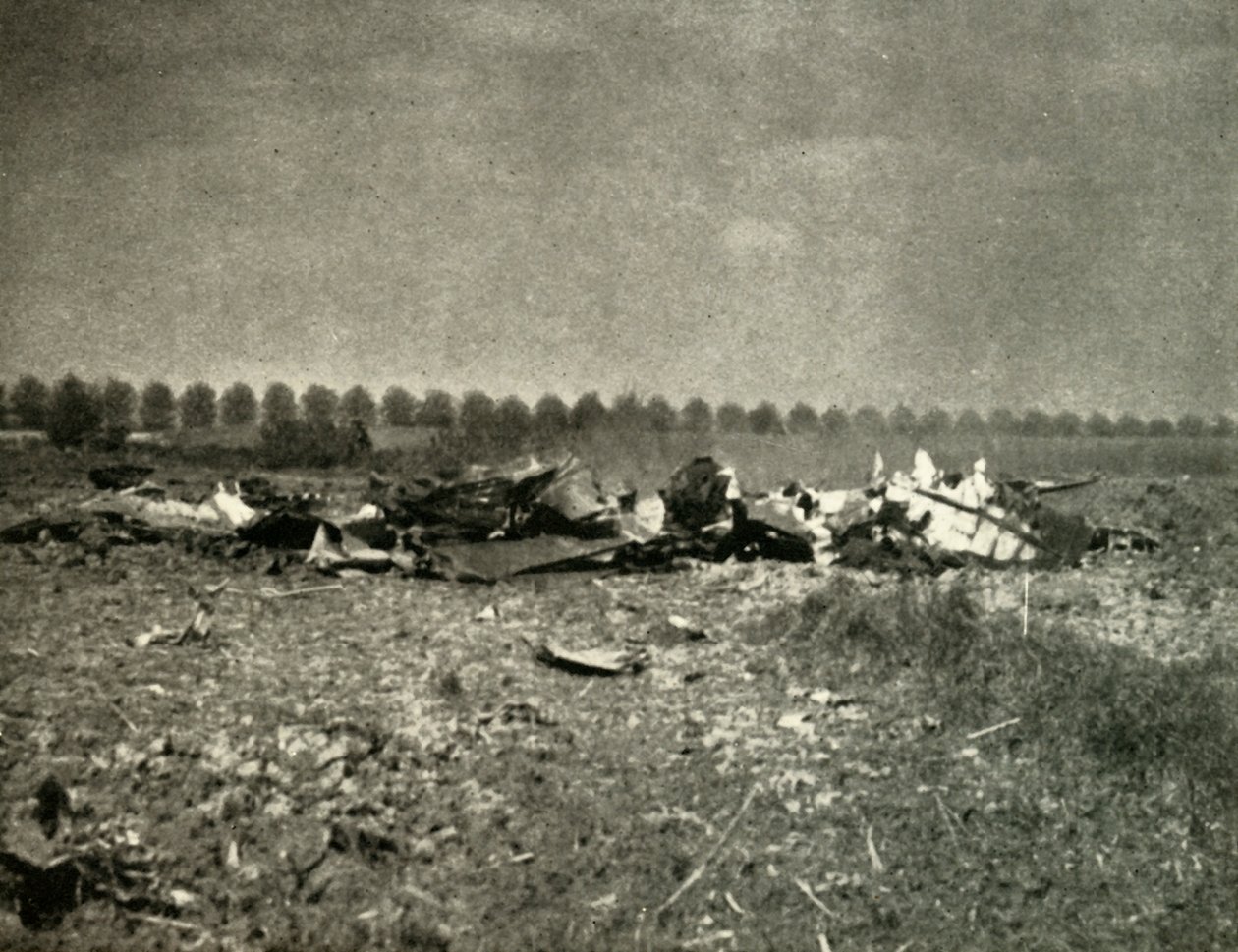Og bagefter: The End of a Heinkel in a French Field, 1939-1940, 1941. af Unbekannt