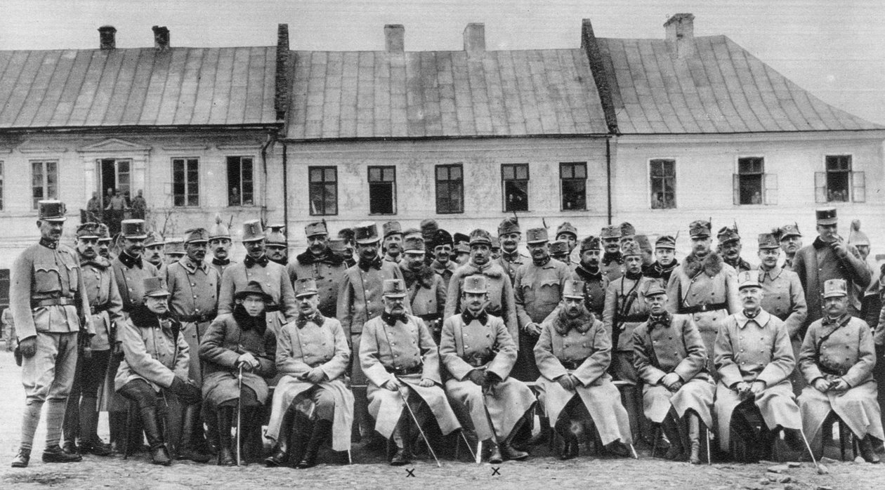 Ærkehertugerne Friedrich og Karl af Østrig med deres officerer, Første Verdenskrig, 1915 af Unbekannt