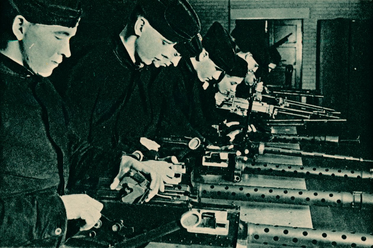 Armorers Assembling Aerial Guns, 1940 af Unbekannt