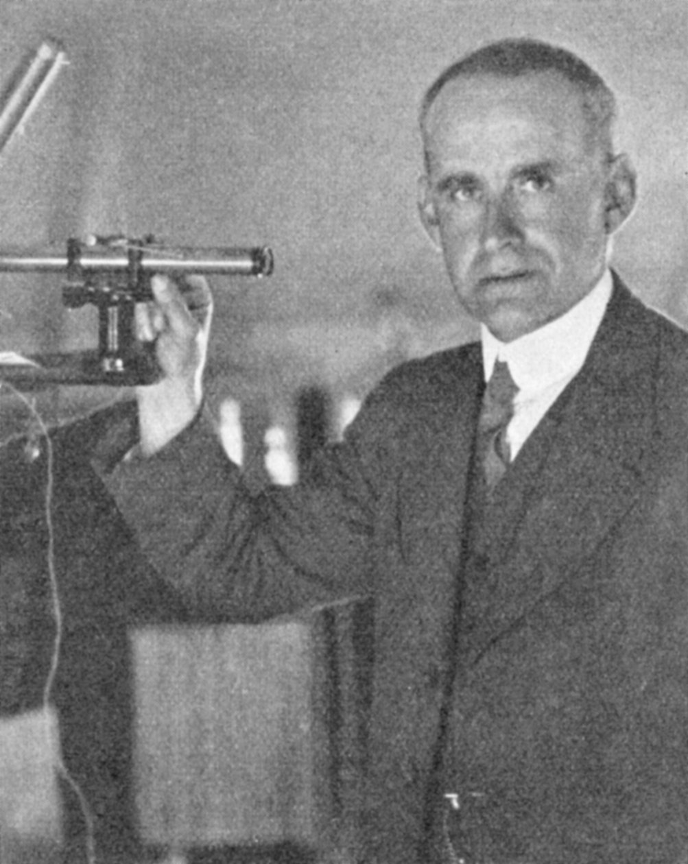 Arthur Stanley Eddington 1882-1944, britisk astronom, fysiker og matematiker, c1930-c1944 af Unbekannt