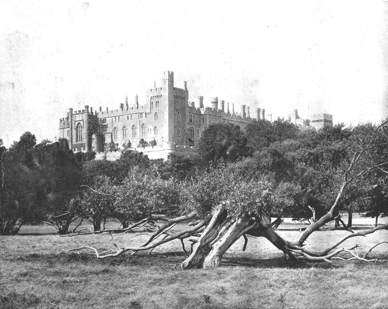 Arundel Castle, Sussex, 1894. af Unbekannt
