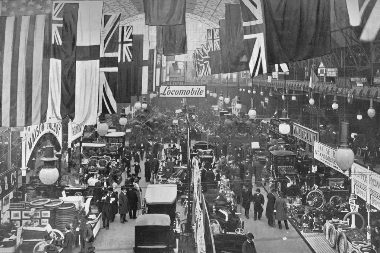På en biludstilling, Agricultural Hall, Islington, London, 1902 1903 af Unbekannt