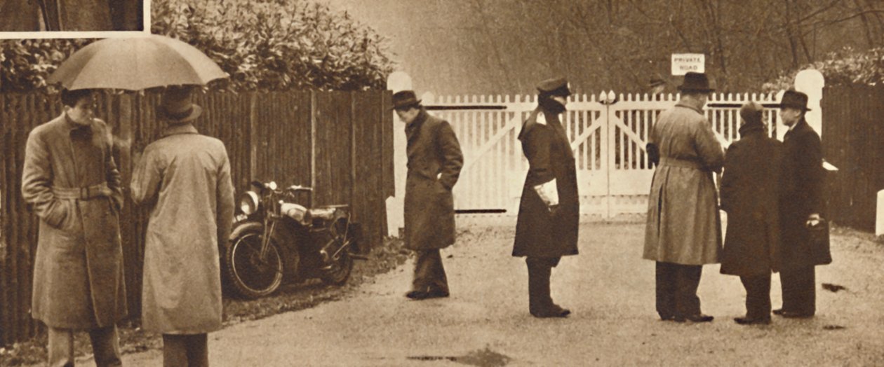 At the Gates, Fort Belvedere, 1936 1937 af Unbekannt