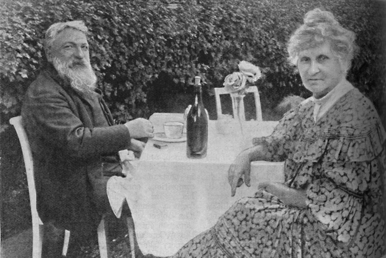 Auguste Rodin - Rodin og hans kone i deres have i Meudon, c1925 af Unbekannt