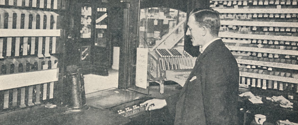 Automatiske billet- og bytteautomater i Westminster, 1926 af Unbekannt