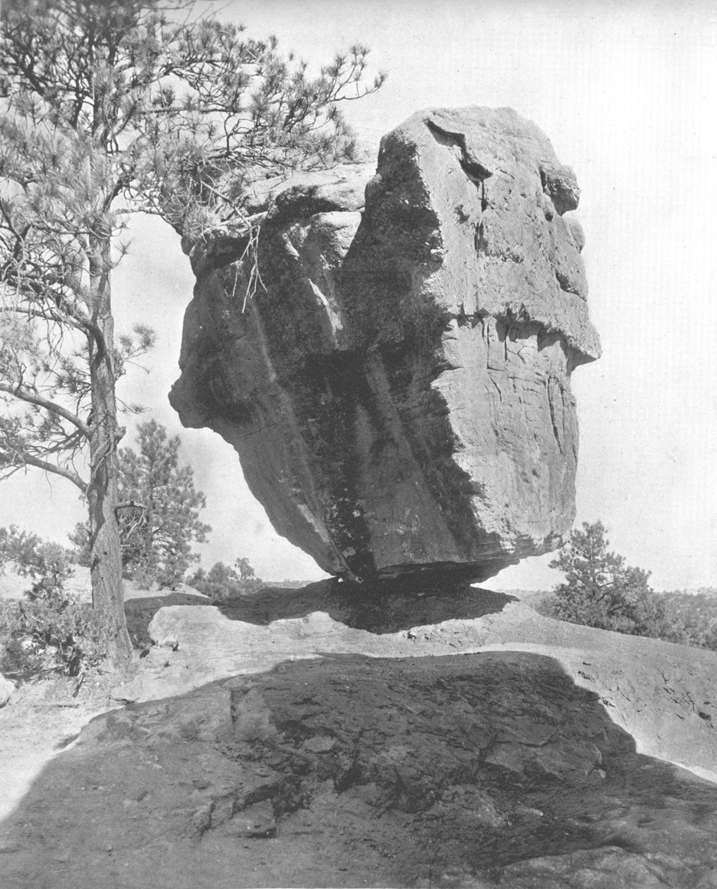 Balanced Rock, Garden of the Gods, Colorado, USA, c1900. af Unbekannt