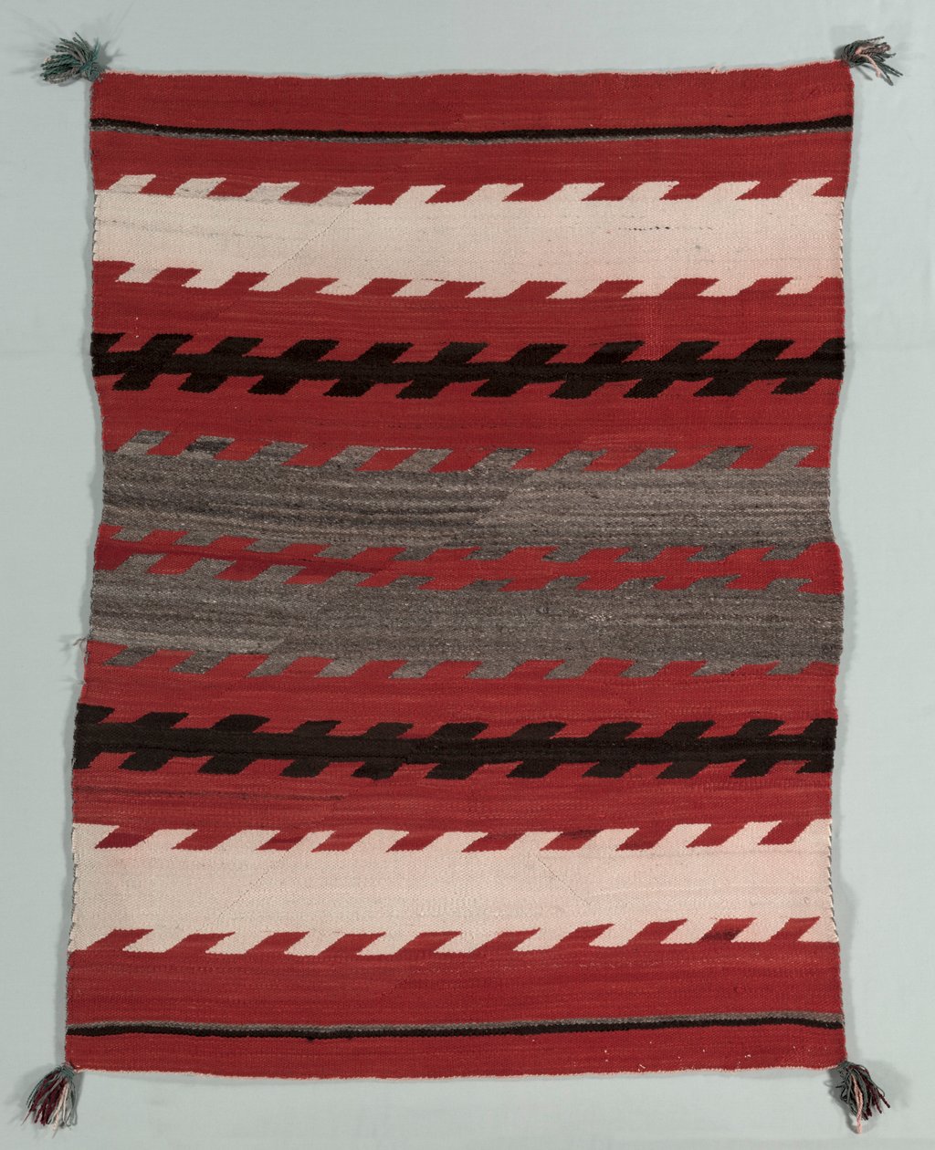 Båndet tæppe, ca. 1890-1900. af Unbekannt