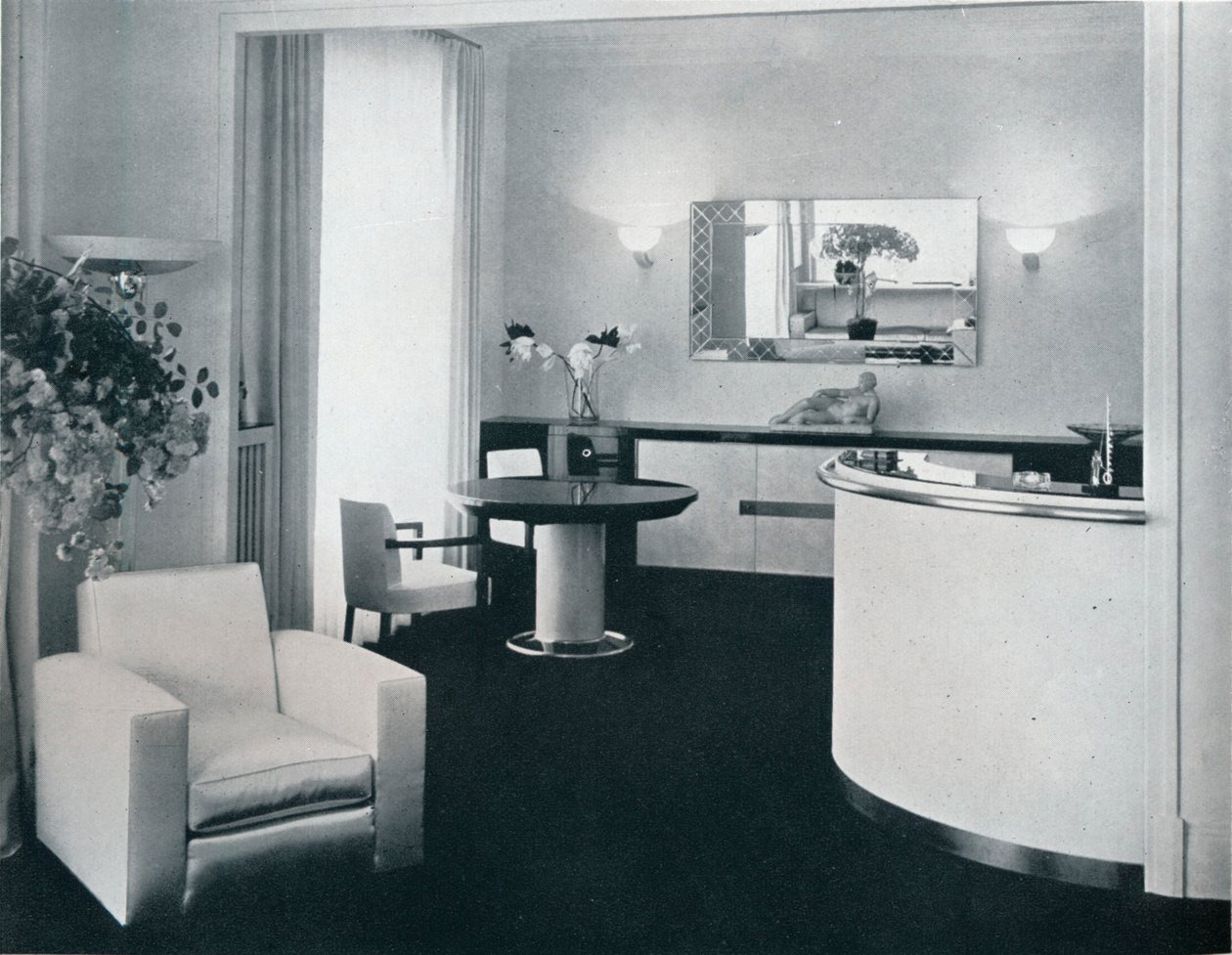 Barhjørne i en spisestue designet af Jacques Adnet, c1940 af Unbekannt