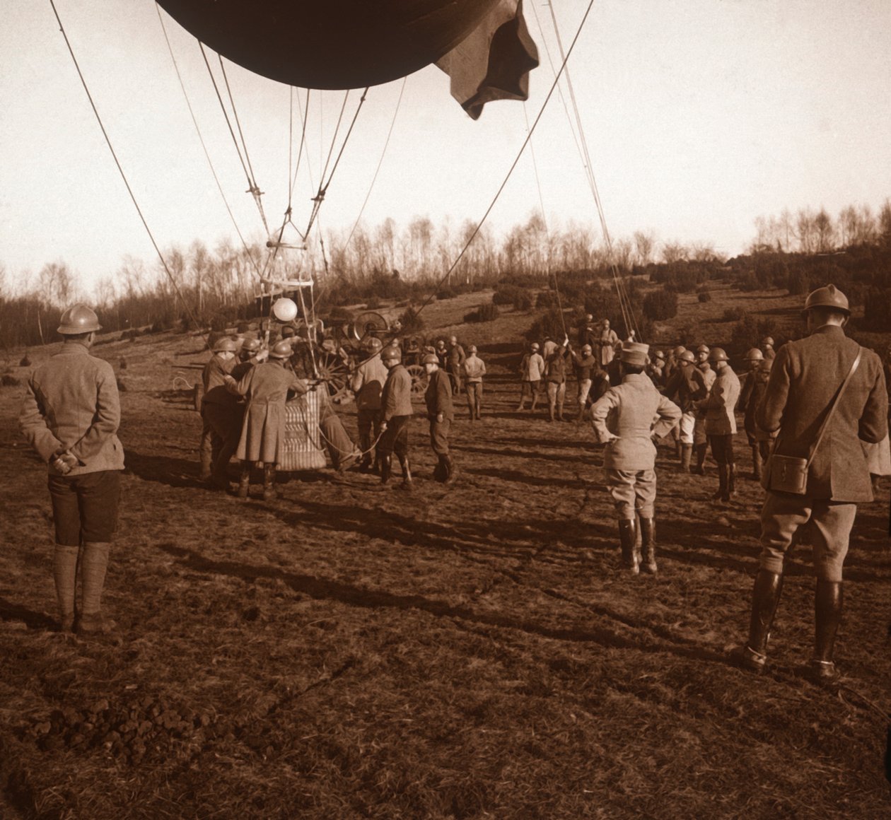 Kurv med spærreildsballon, c1914-c1918 af Unbekannt