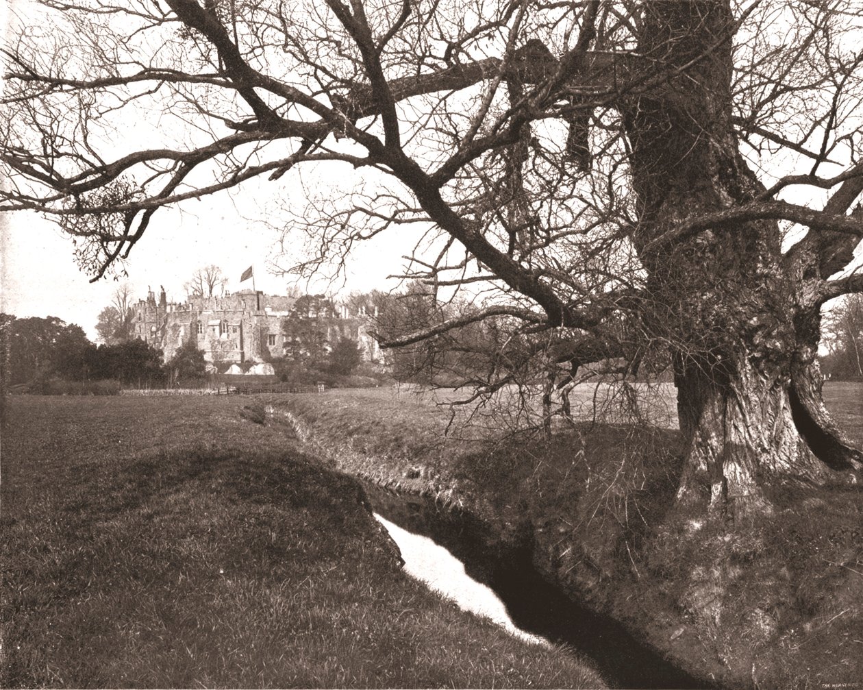 Berkeley Castle, Berkeley, Gloucestershire, 1894. af Unbekannt