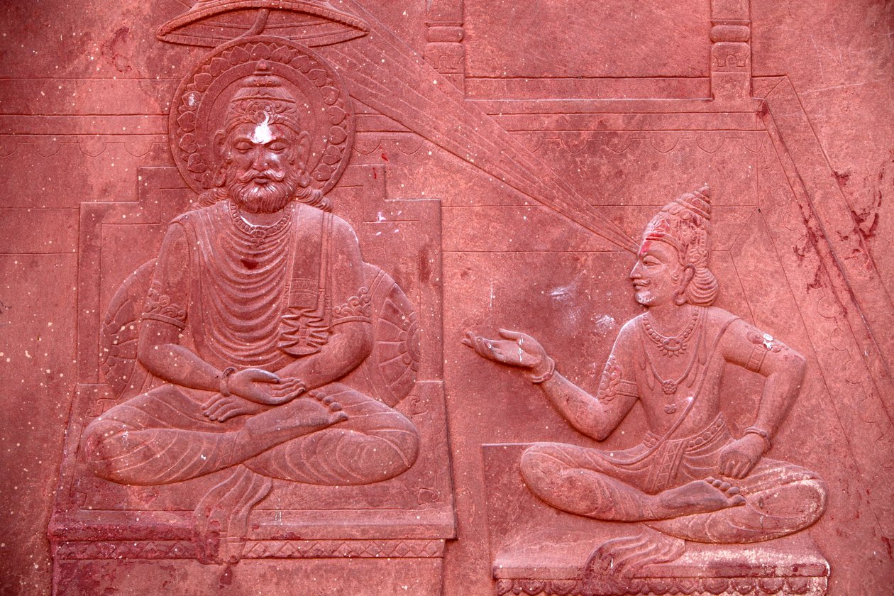 Bhagavad Gita indgraveret på et hinduistisk tempel: Dialog mellem Krishna og Arjuna Vrindavan i dag af Unbekannt