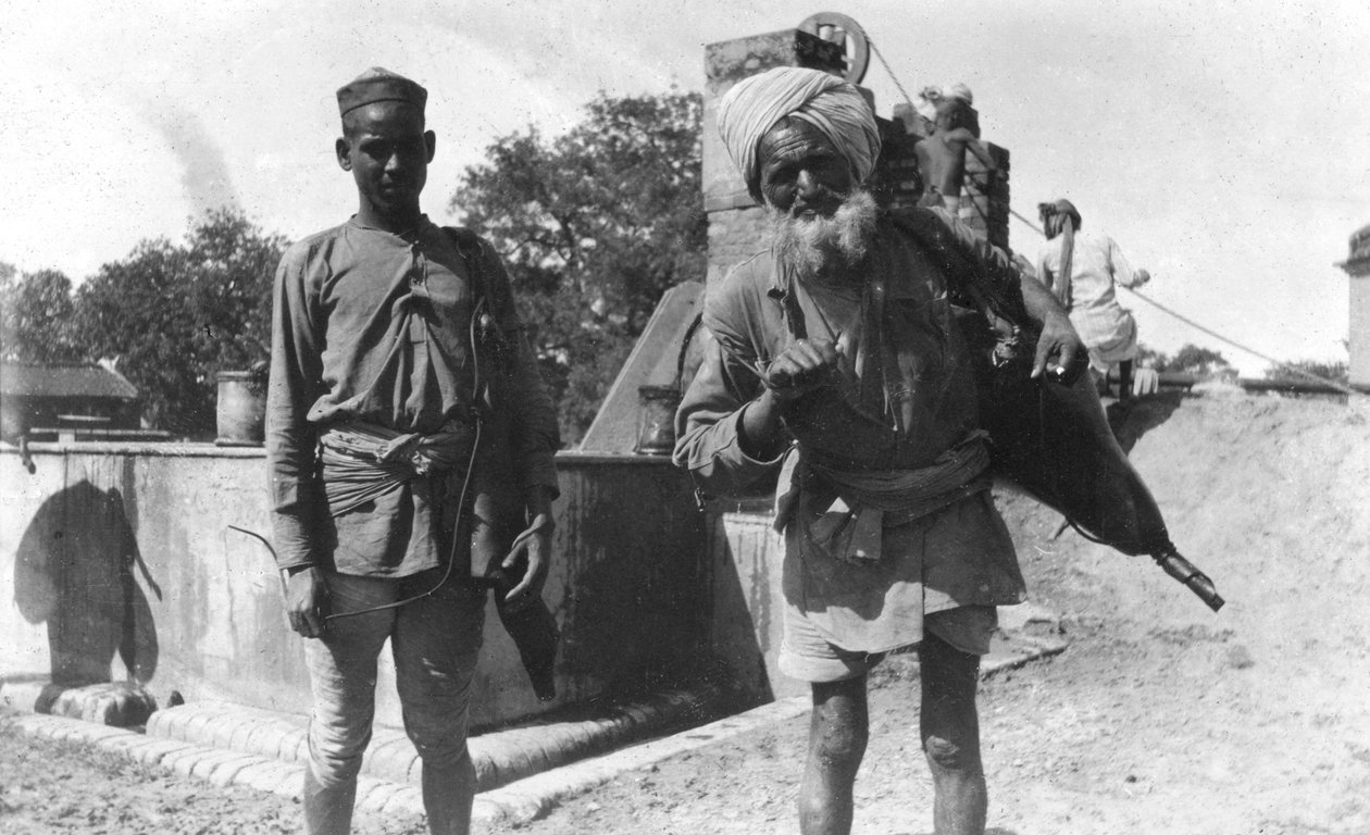 Bhistis, eller vandbærere, Agra, Indien, 1916-1917 af Unbekannt