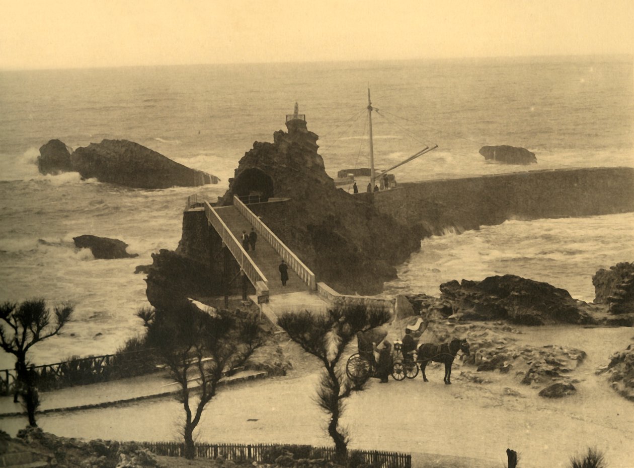 Biarritz - The Rock of the Virgin, c1930. af Unbekannt