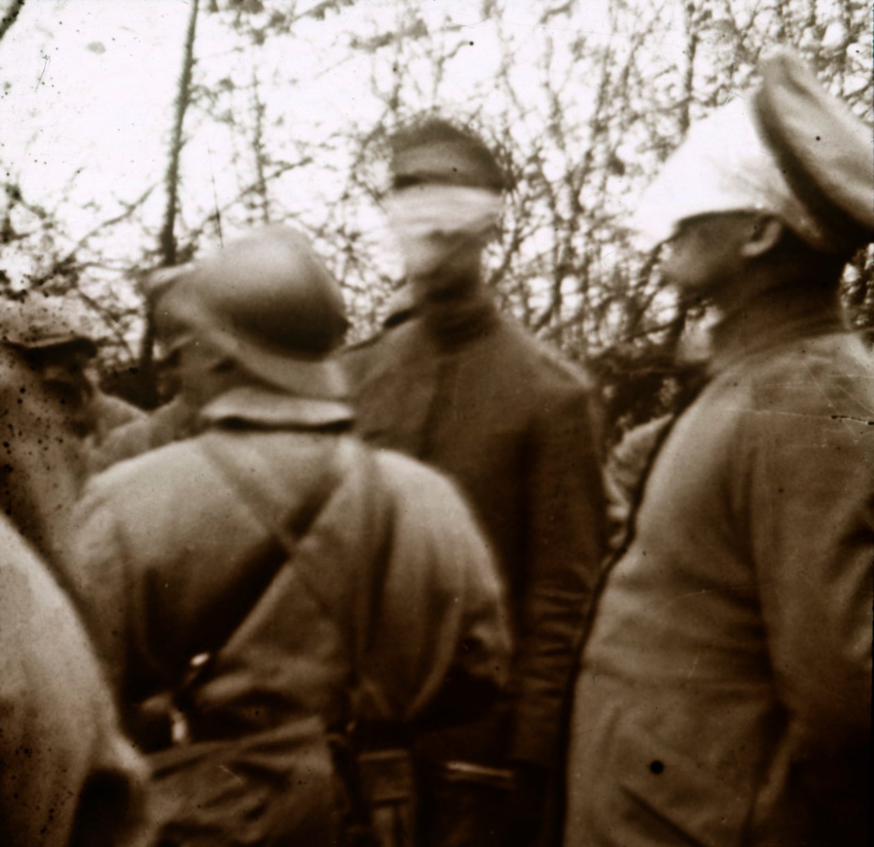 Soldater med bind for øjnene, november 1918 af Unbekannt