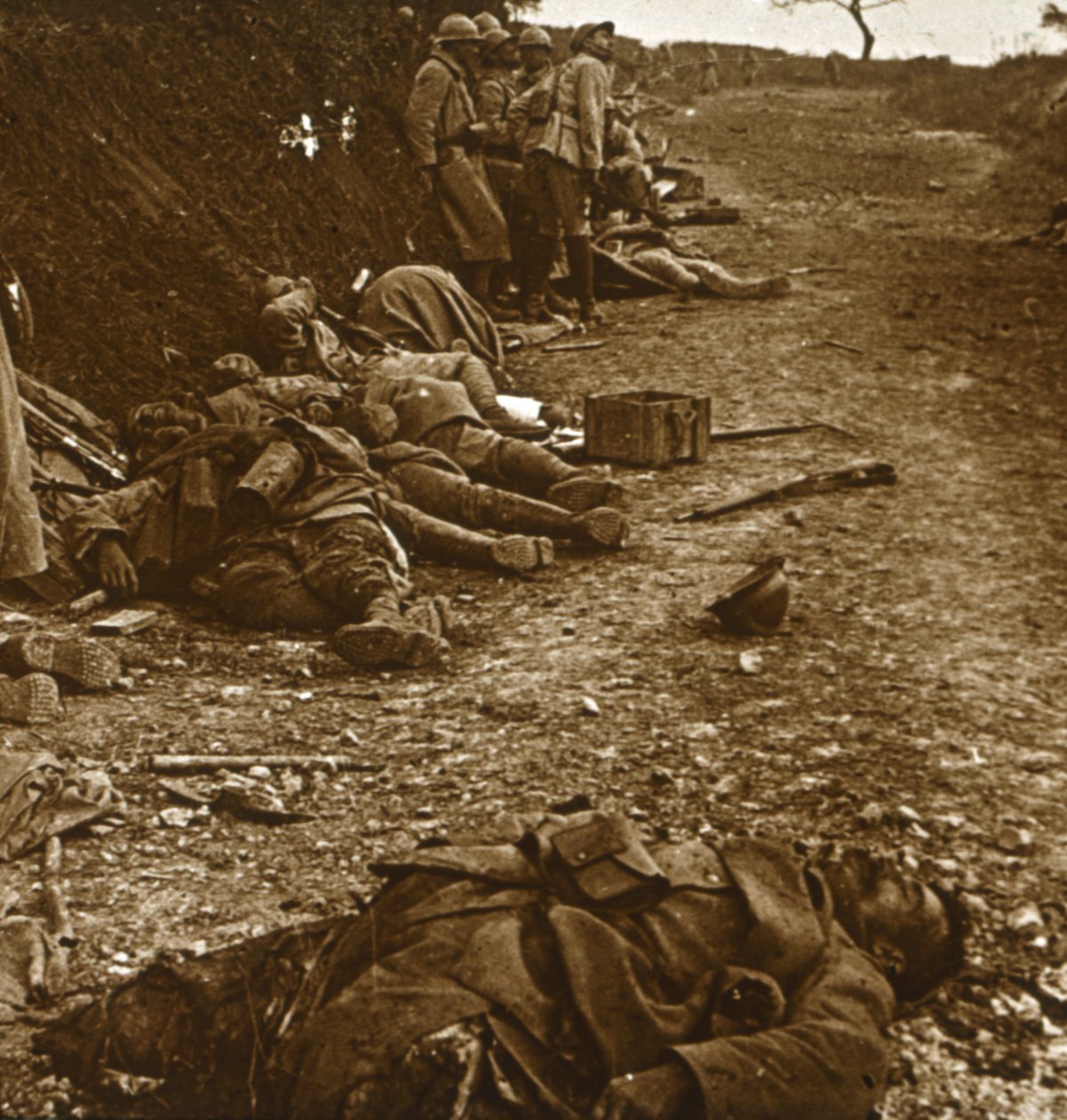 Lig efter indtagelsen af Courcelles, Nordfrankrig, 1918 af Unbekannt