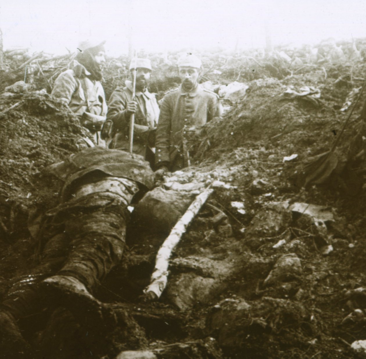 Lig og fanger, Les Éparges, Nordfrankrig, 1915. af Unbekannt