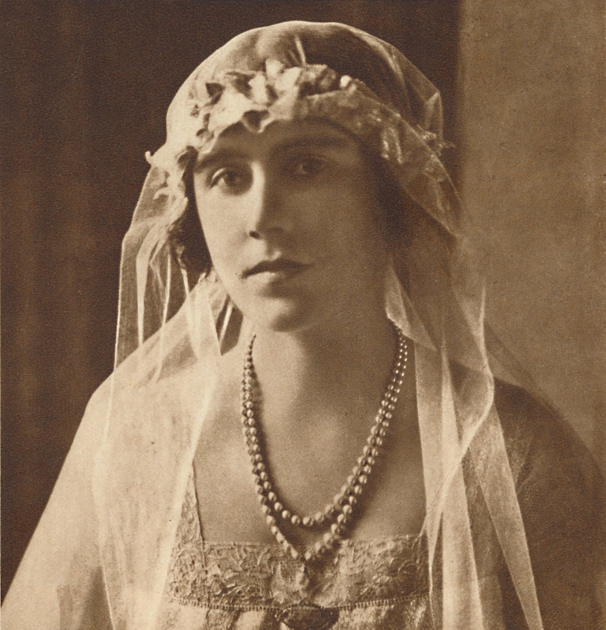 Brudepige ved bryllup af prinsesse Mary og viscount Lascelles, 1922, 1937 af Unbekannt