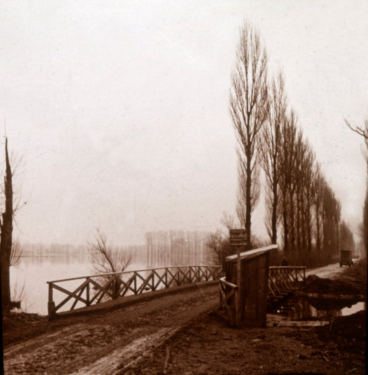 Bro over floden Ailette, Nordfrankrig, c1918 af Unbekannt