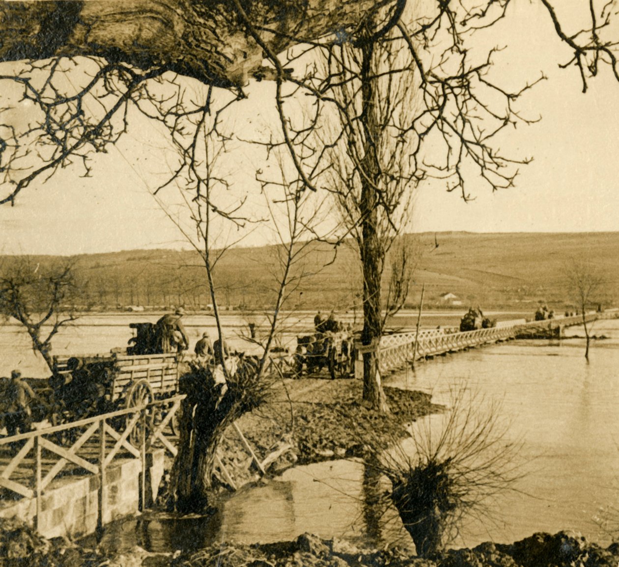 Bro over floden Meuse ved Dugny, det nordlige Frankrig, c1914-c1918 af Unbekannt
