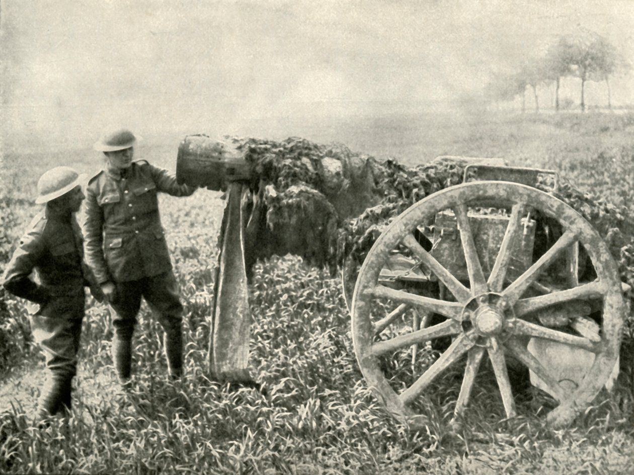 Britisk dummypistol i felten for at tiltrække tyskernes ild, 1919. af Unbekannt