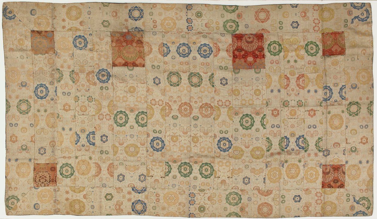 Brokade, silke. En buddhistisk munkedragt, lappet, kesa, Edo-periode, 1615-1868. af Unbekannt