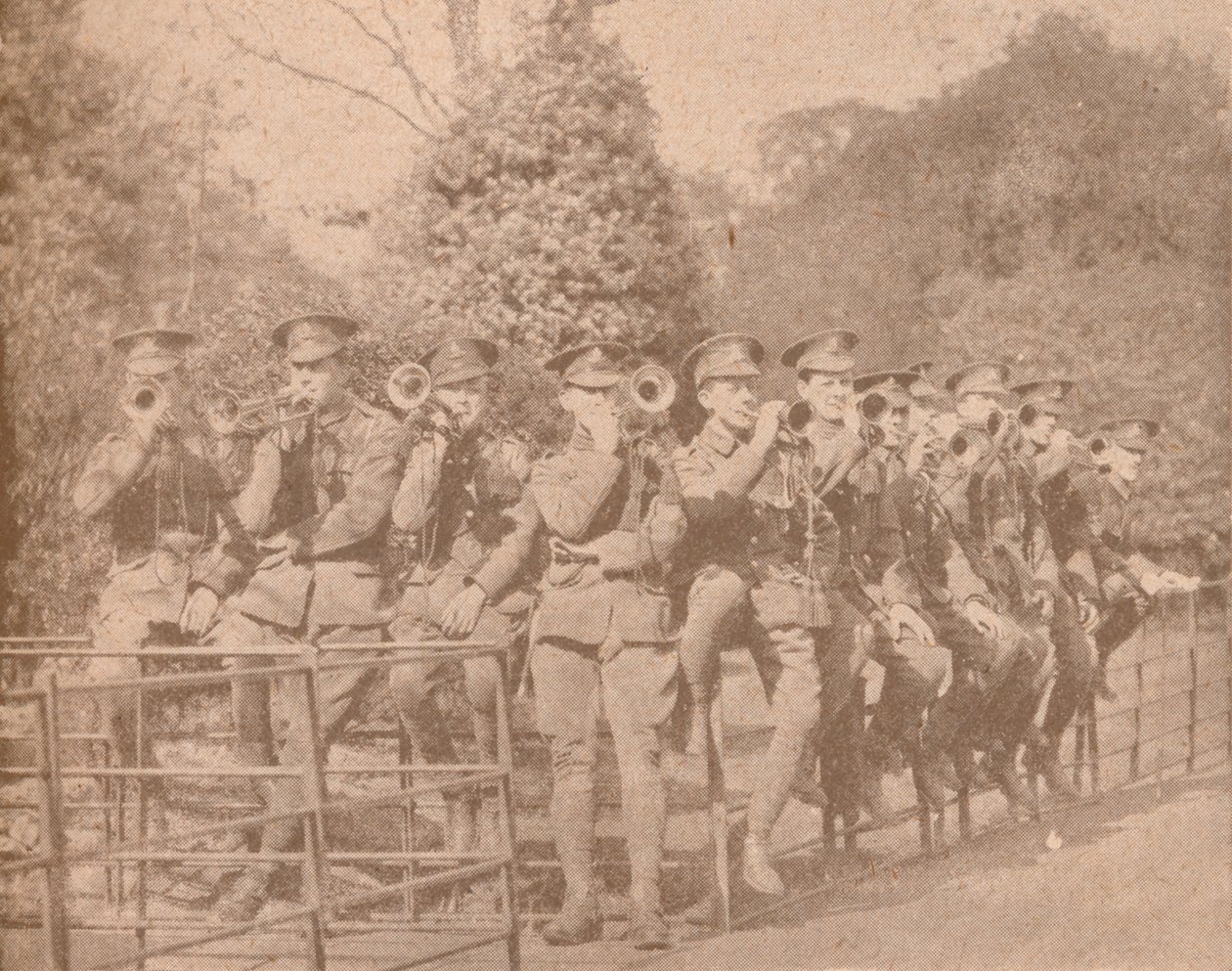 Buglers øver i en London Park, c1915 1928 af Unbekannt