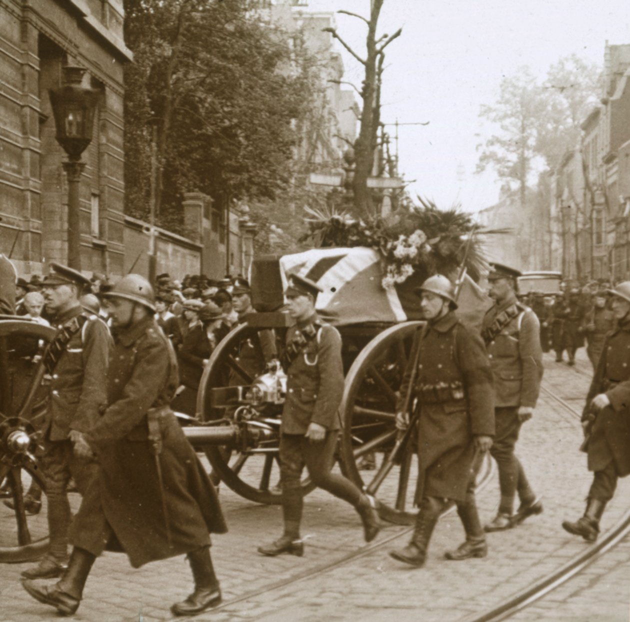 Edith Cavells begravelse, Bruxelles, Belgien, 1915 af Unbekannt