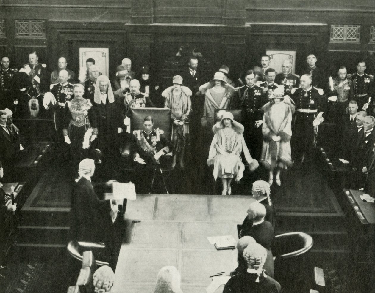 Canberra, Australien. Deres Majestæter åbner det første forbundsparlament, den 9. maj 1927, 1937. af Unbekannt