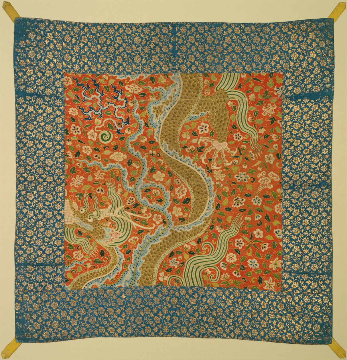 Baldakin med Dragon Among Flowers, slutningen af 1100-tallet. af Unbekannt