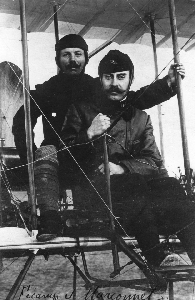 Kaptajn Marconnet og løjtnant Fequant, franske hærflyvere, c1910 af Unbekannt