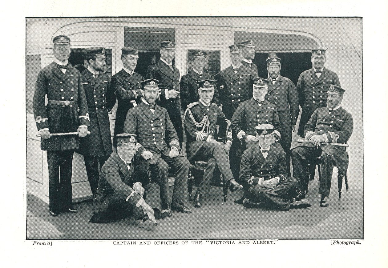 Kaptajn og officerer på Victoria and Albert The Queens Yacht søsat 1855 af Unbekannt