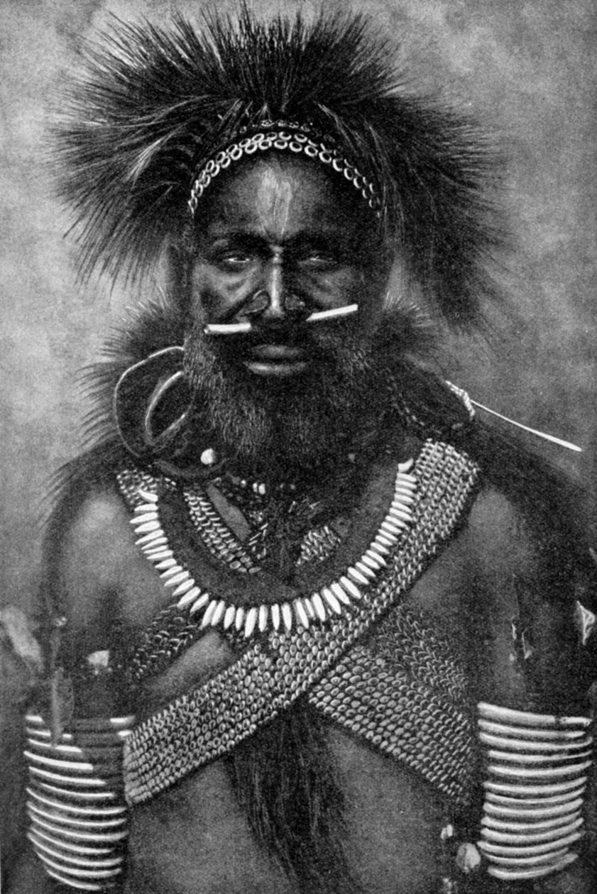 Kaptajn for et kompagni af kannibal-kampmænd, New Guinea, 1922 af Unbekannt