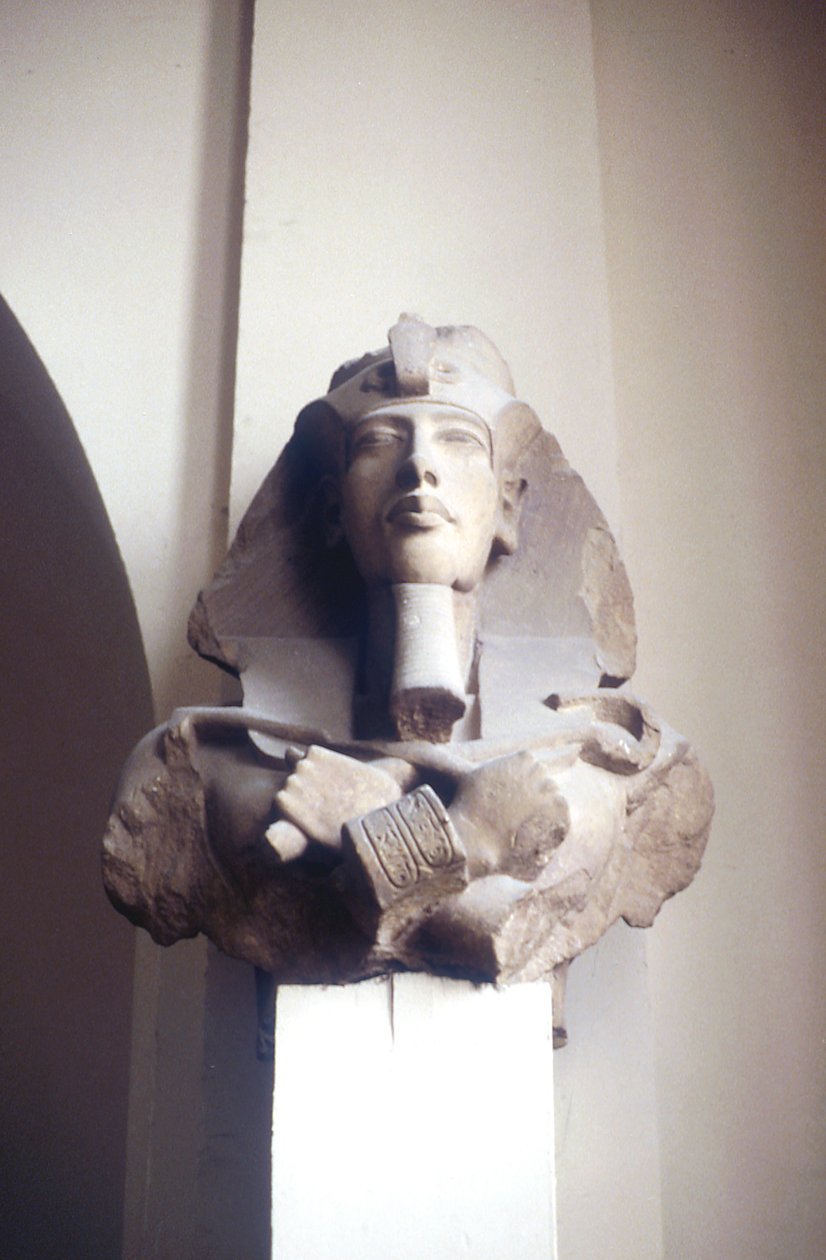 Udskåret hoved af kong Akhenaten, oldægyptisk, 18. dynasti, c1353-c1334 f.Kr. af Unbekannt