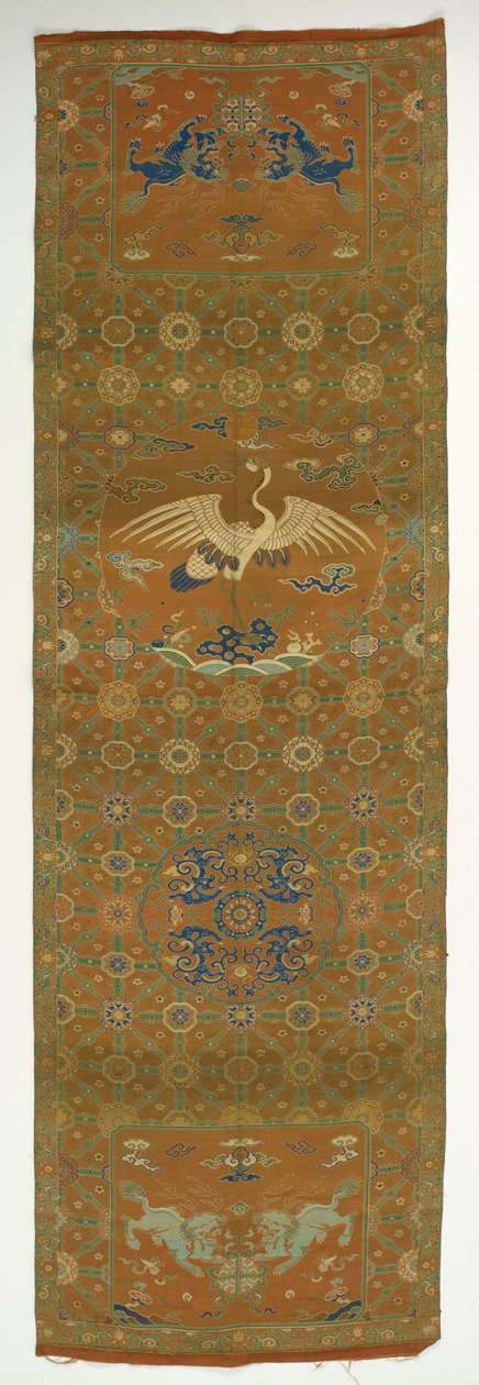 Stolebetræk med en kran, løver, drager, lovende symboler og blomster..., Qing-dynasti, 1700-tallet. af Unbekannt