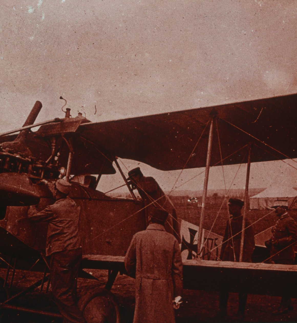 Kontrol af fly med piloten, 1916 af Unbekannt