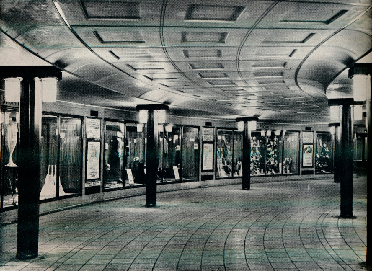 Cirkulerende område af Piccadilly Circus Station, 1929 af Unbekannt