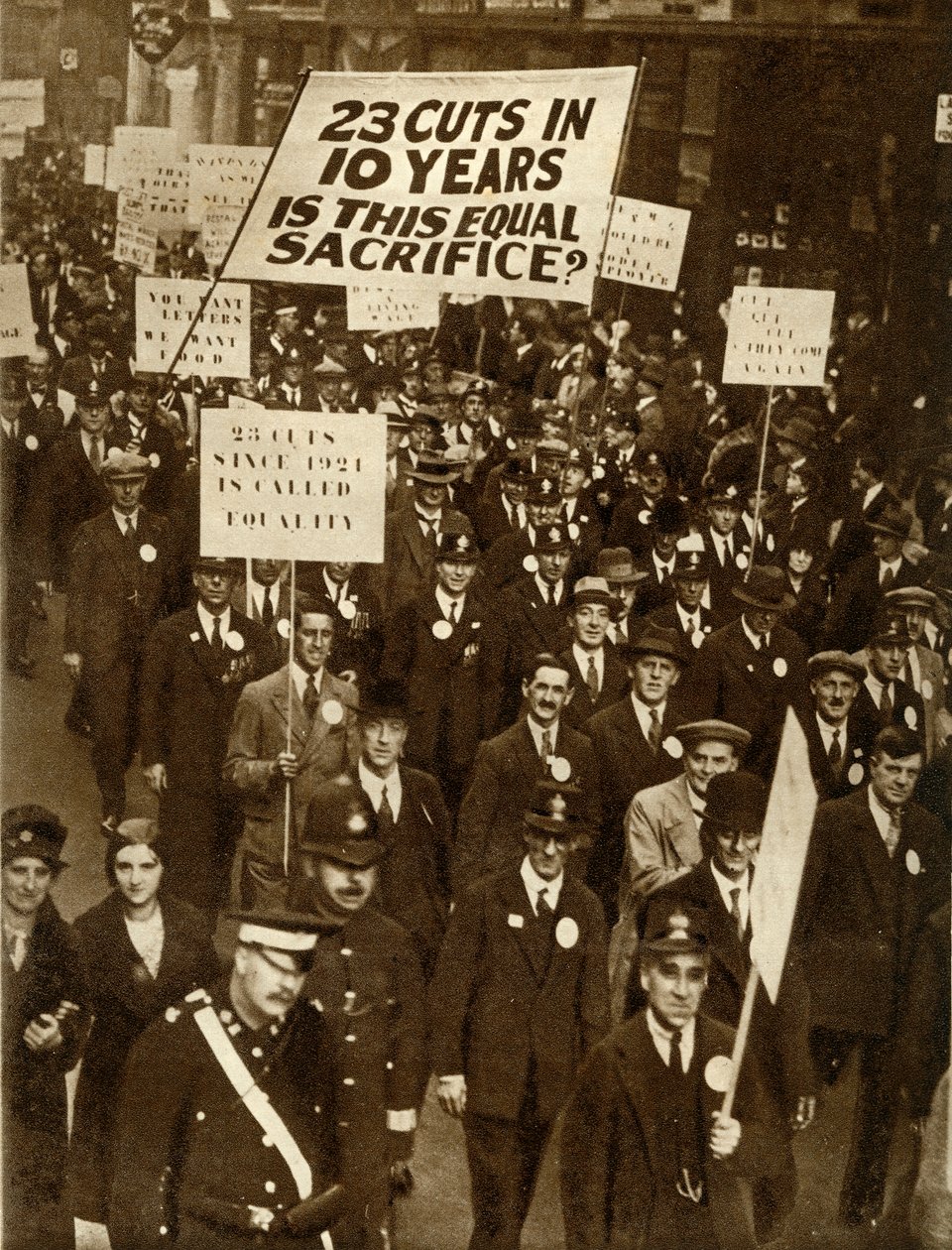 Embedsmænd protesterer mod lønnedskæringer, London, oktober 1931, 1935. af Unbekannt