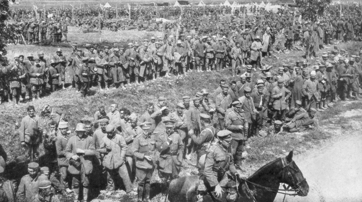Søjler af tyske fanger, Somme, Frankrig, 1918 af Unbekannt