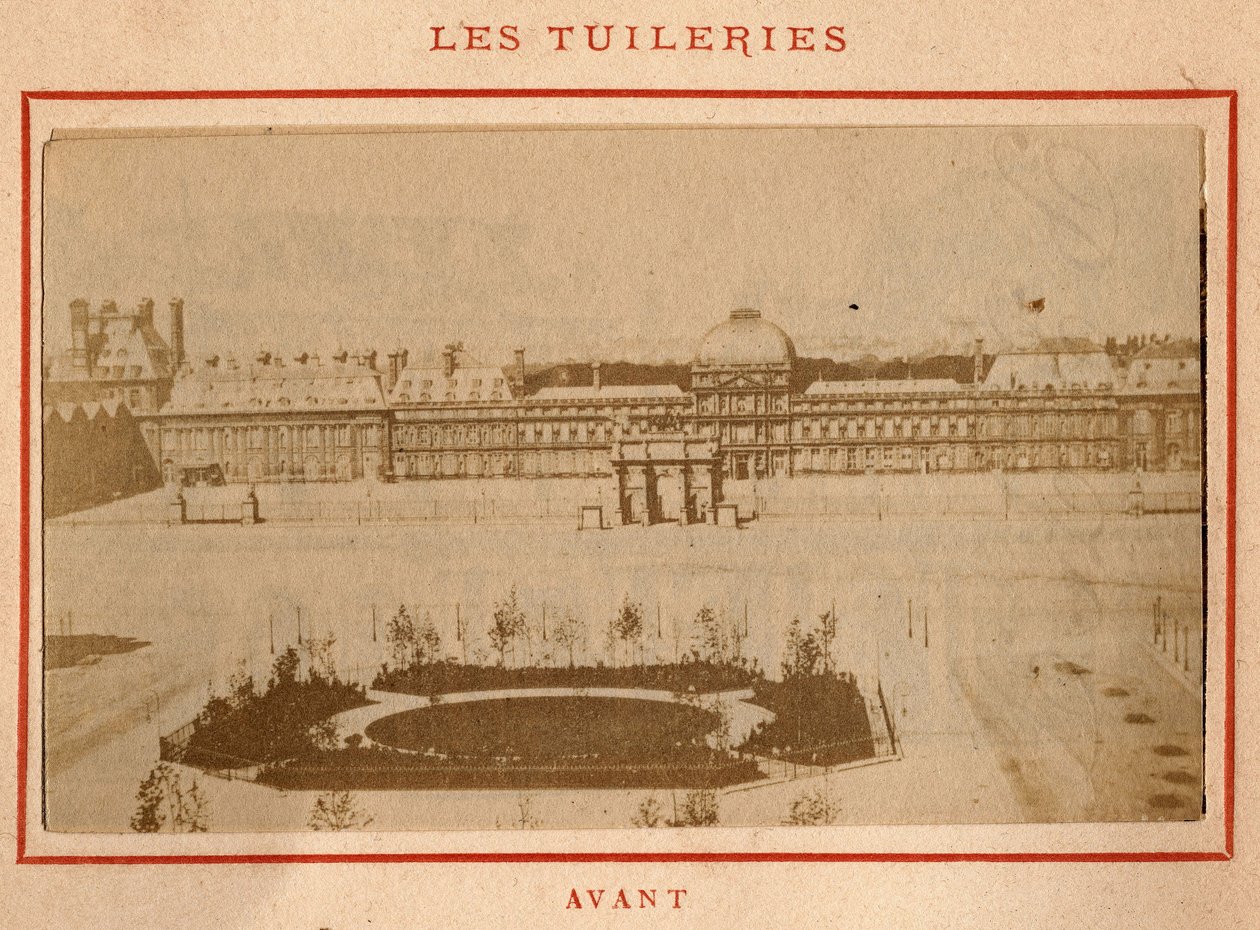 Kommune i Paris (1871): udsigt over Palais des Tuileries i Paris før branden i maj 1871. Foto af Pierre Pepetit. Tryk på pap, Dim. 9x5,4 cm af Unbekannt