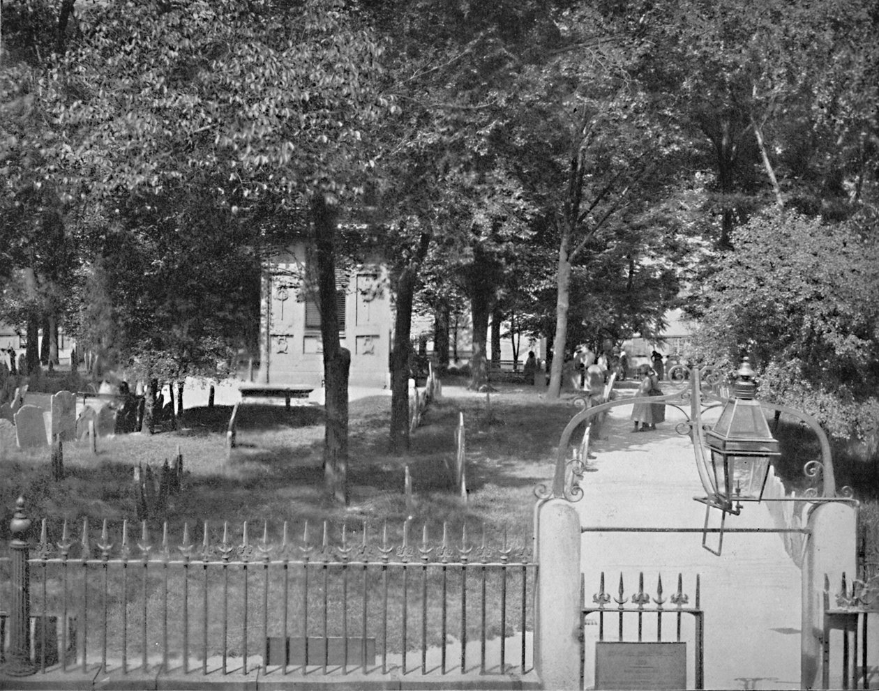 Copps Hill Cemetery, Boston, c1897. af Unbekannt