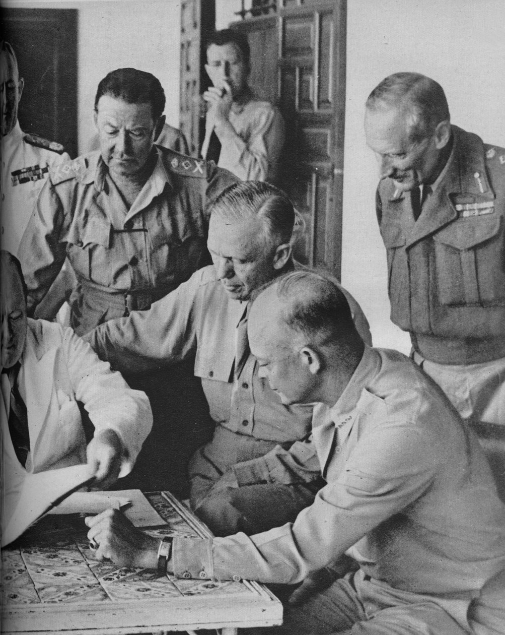 Krigsrådet i Algier: Mr. Churchill med hans kaptajner, 1943 af Unbekannt