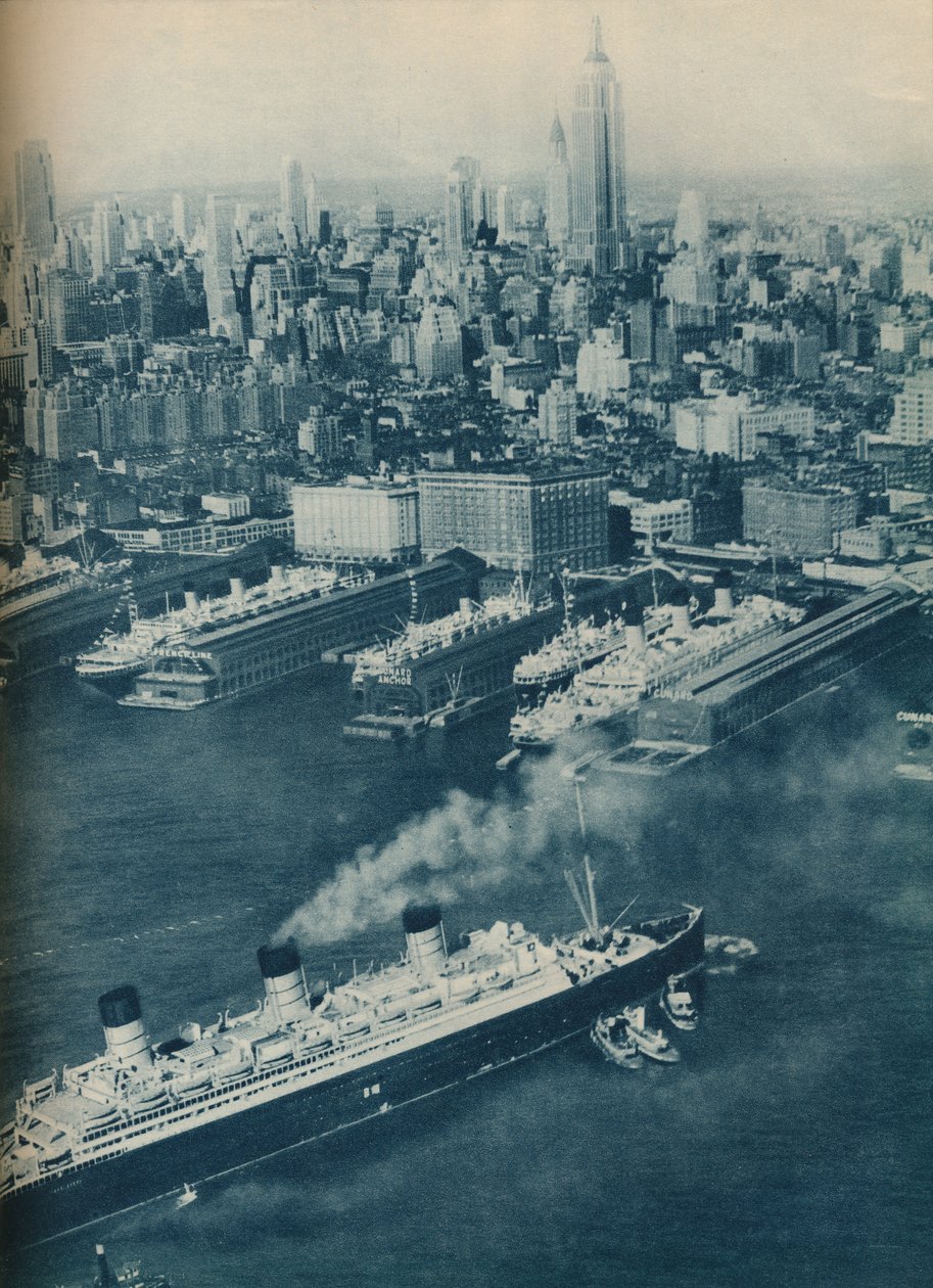 Cunard White Star liner Berengaria, nærmer sig Cunard mole, 1936 af Unbekannt