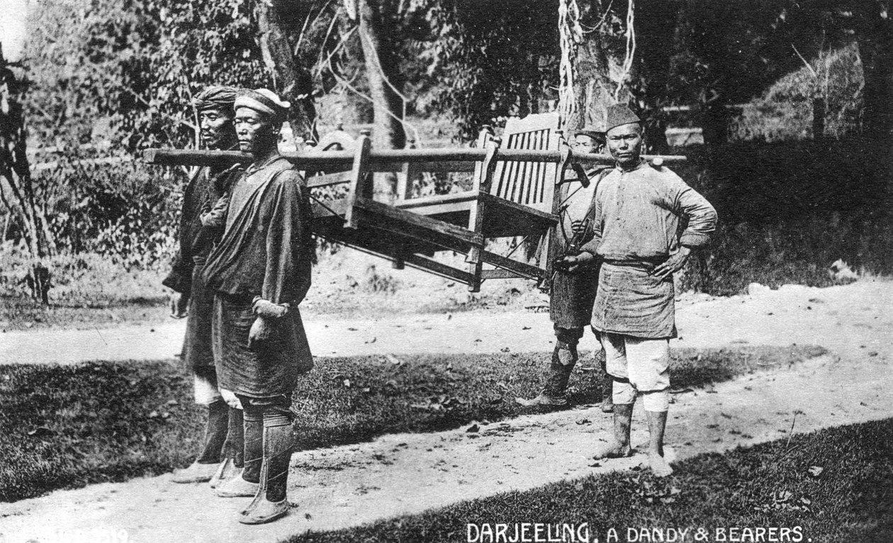 Dandy and Bearers, Darjeeling, Indien, begyndelsen af det 20. århundrede af Unbekannt