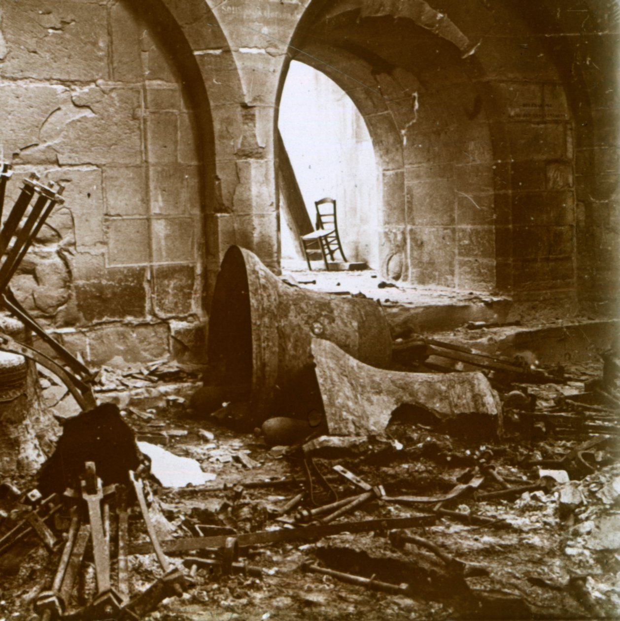 Ødelagt kirke, Marne, Nordfrankrig, c1914 af Unbekannt