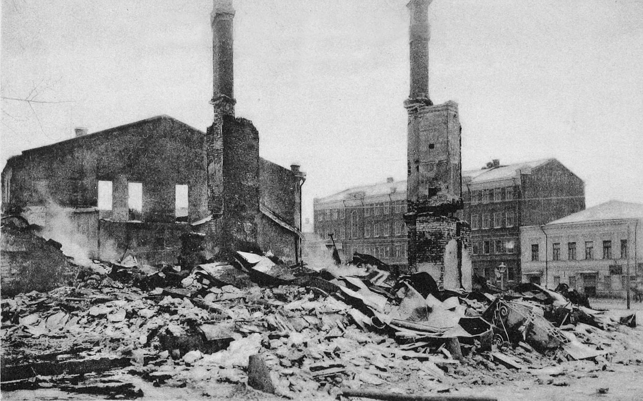 Ødelæggelse på en gade i Moskva efter revolutionen, Rusland, december 1905 af Unbekannt