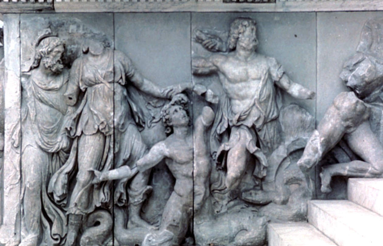Detalje fra Pergamonalterets store frise, 180-159 f.Kr af Unbekannt