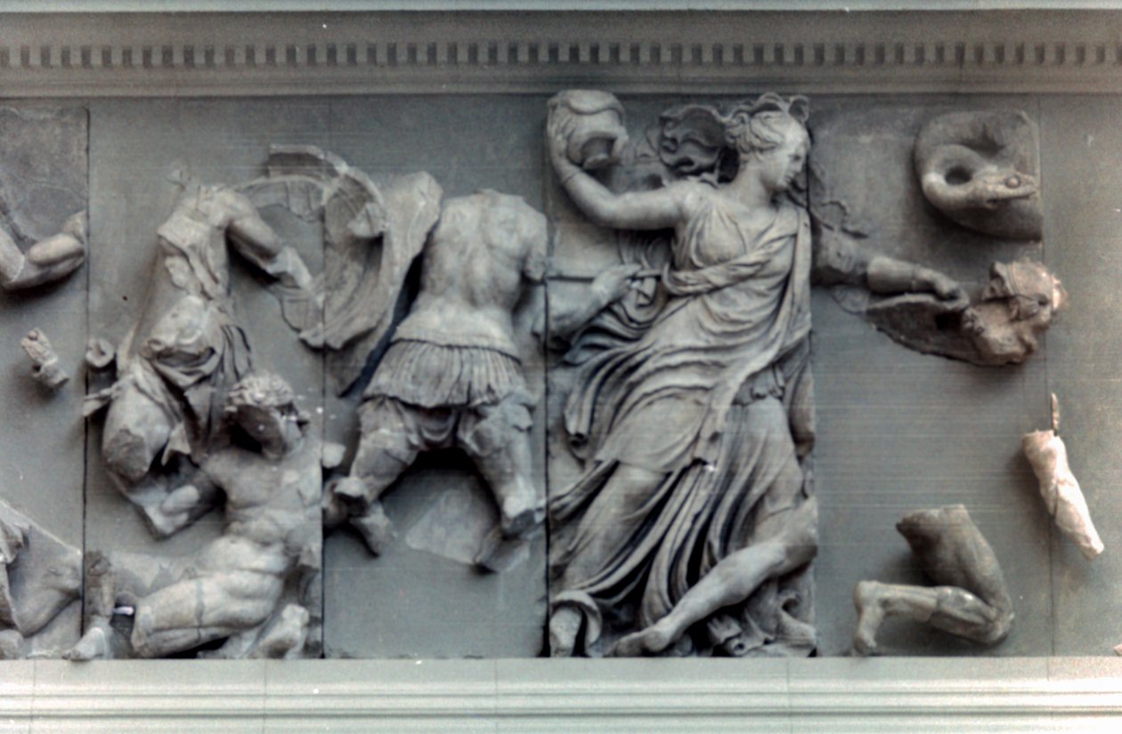 Detalje fra Pergamonalterets store frise, 180-159 f.Kr af Unbekannt